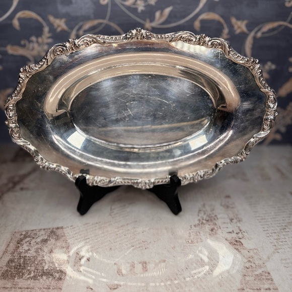Poole Silver Co English Silverplate 1000 Ornate Oval Serving Tray - Picture 4 of 9